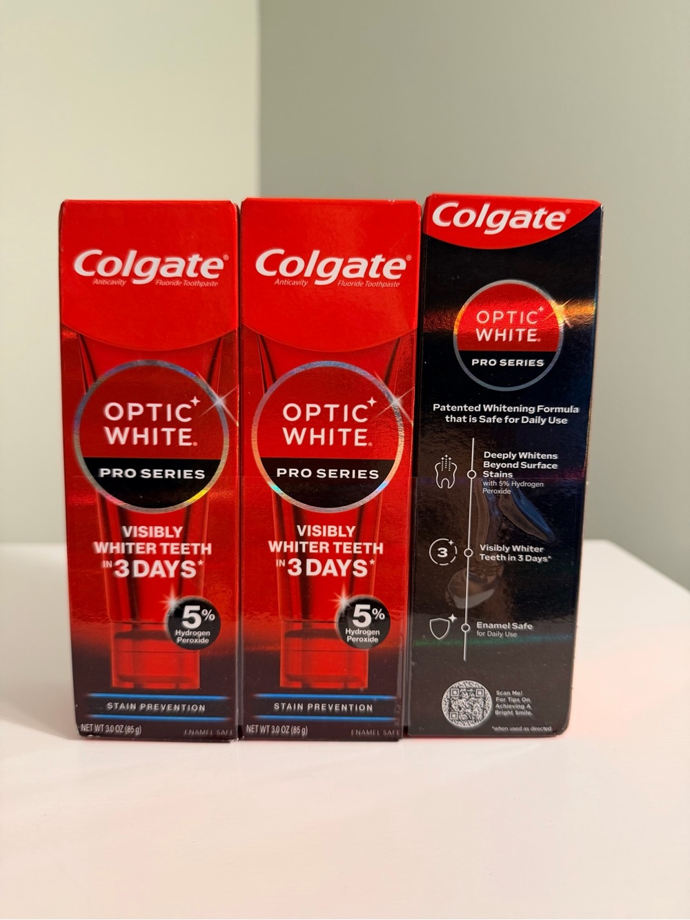 Colgate Optic White Pro Series Toothpaste 3Pack- Red/Black Packaging - Picture 1 of 4